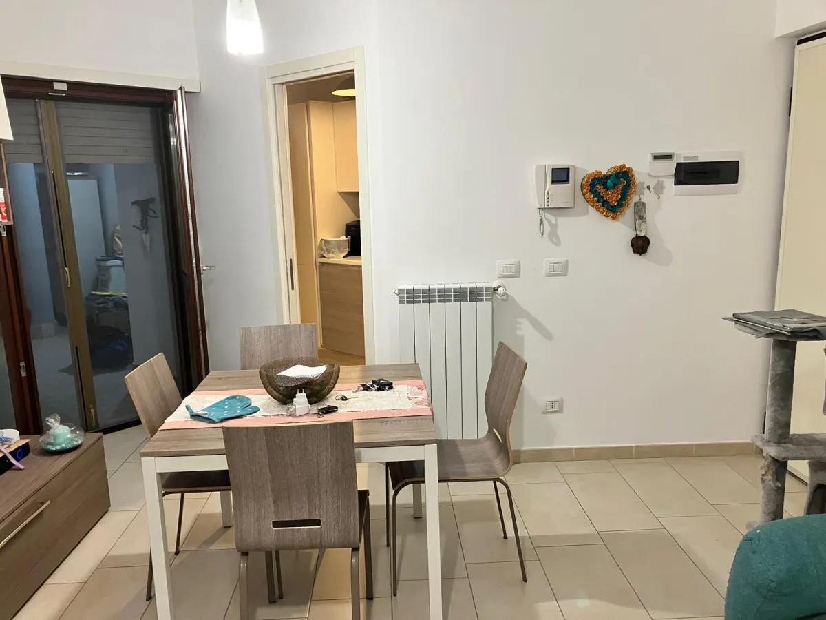 Latina, zona Piccarello, appartamento con grande balcone · foto 6