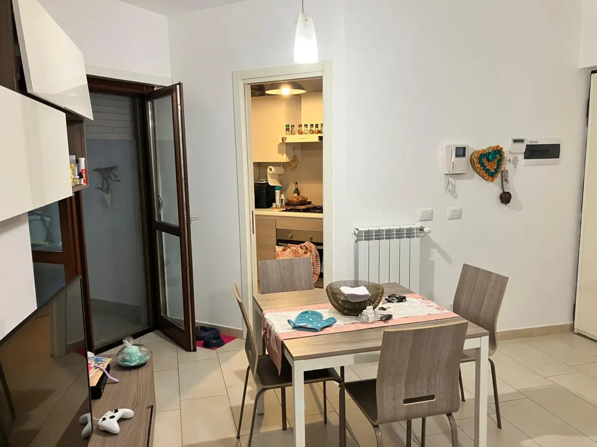 Latina, zona Piccarello, appartamento con grande balcone · foto 7