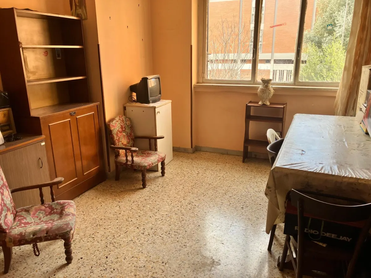 Latina, zona Obi, appartamento di ampia metratura · foto 11