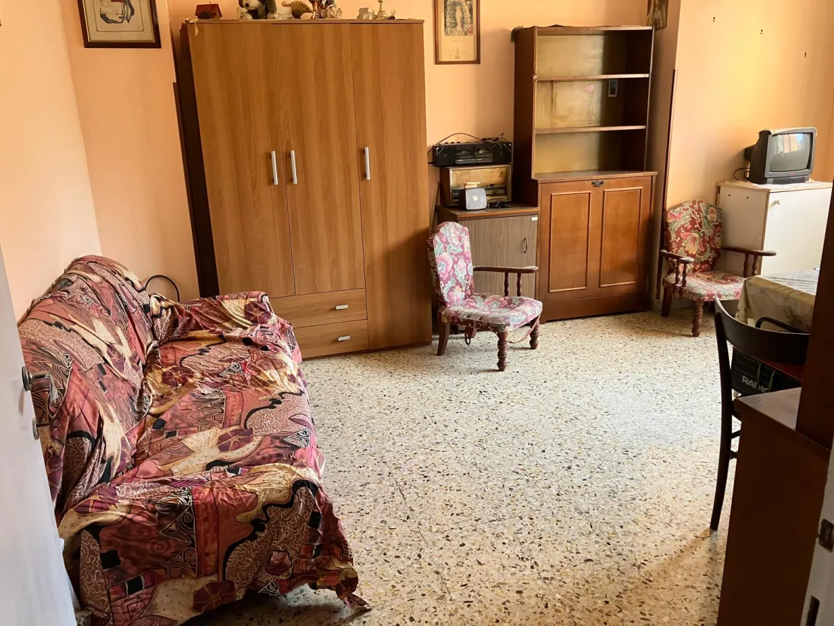 Latina, zona Obi, appartamento di ampia metratura · foto 10