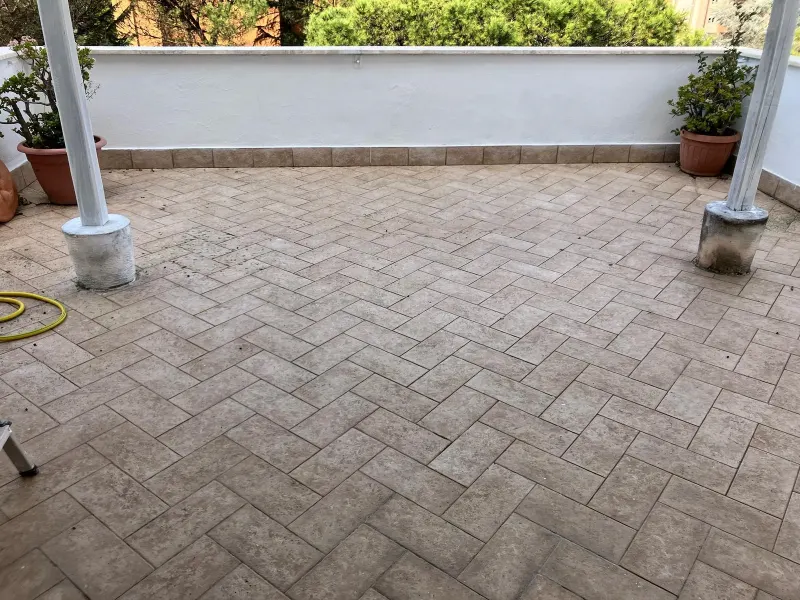Zona Morbella ATTICO con 2 camere e GRANDE TERRAZZO · foto 2