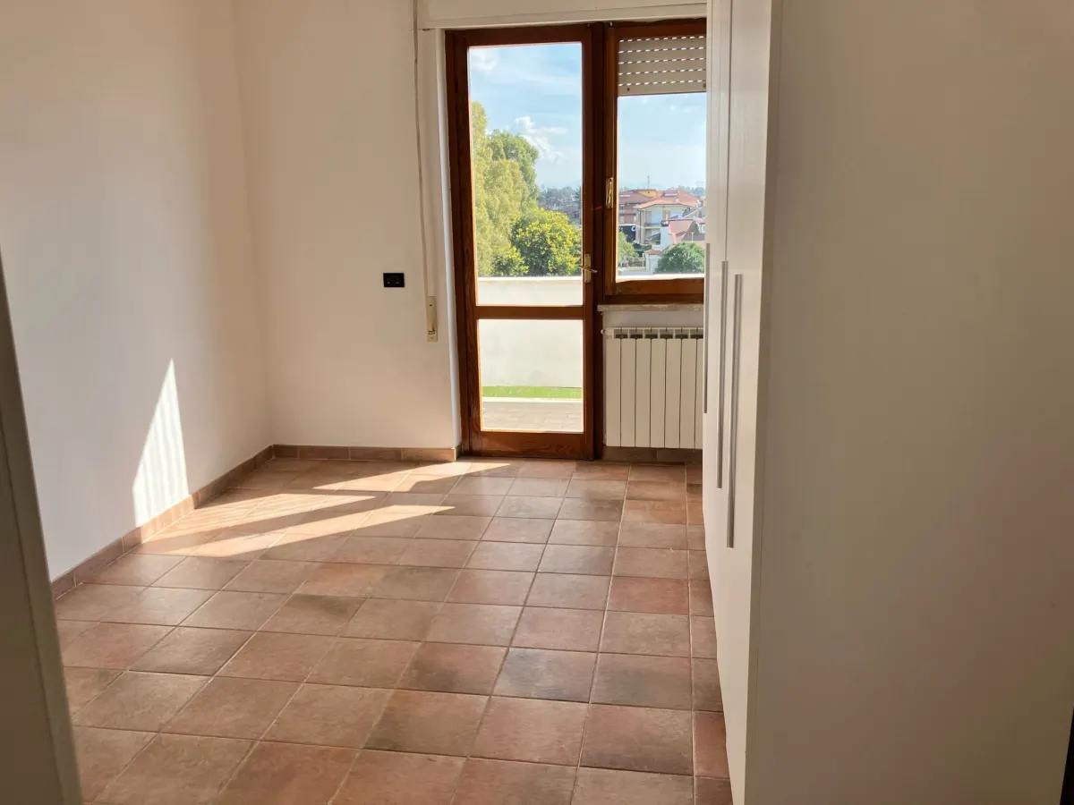 Zona Morbella ATTICO con 2 camere e GRANDE TERRAZZO · foto 17