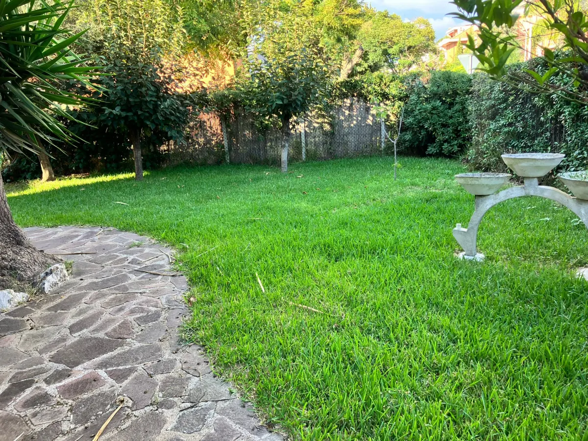 Latina villa di ampia metratura con Giardino di mq 400 ca. · foto 10
