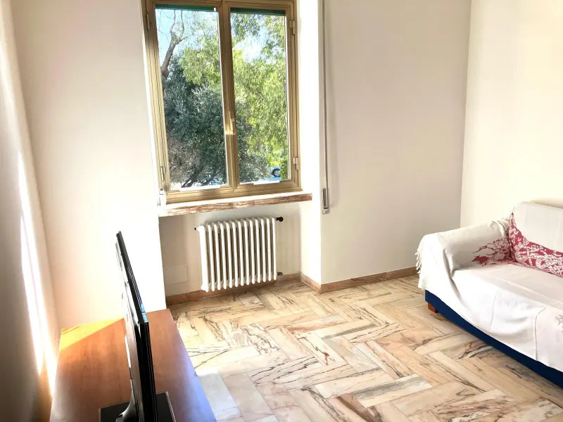 Appartamento a Latina ad un passo da Piazza del POPOLO · foto 4