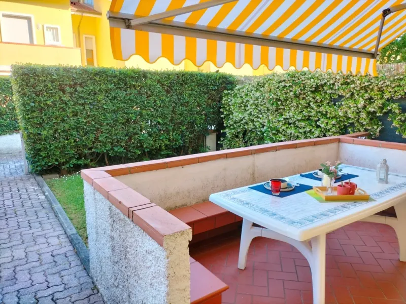VILLETTA con GIARDINO...800 mt mare! · foto 5