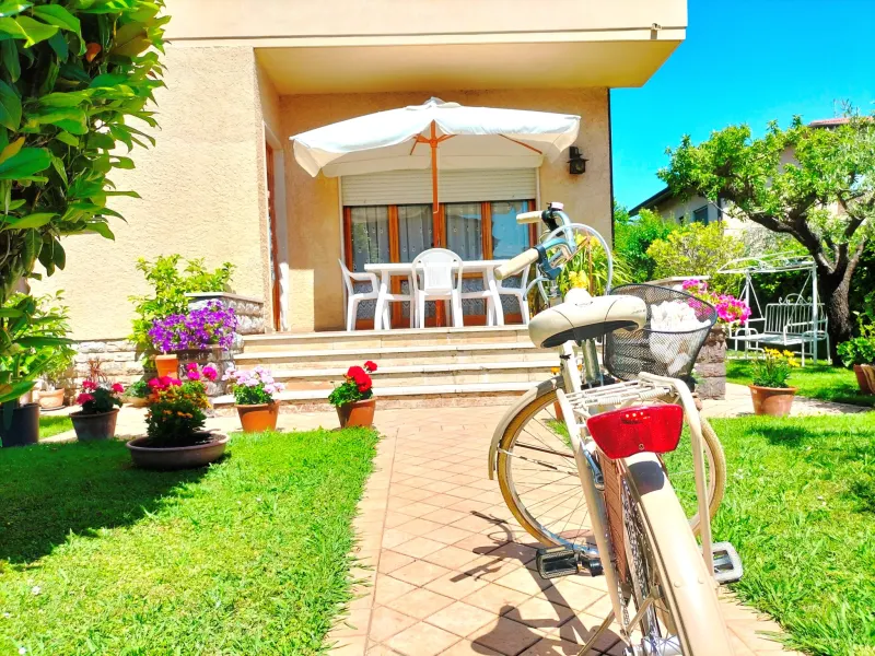 Porzione di VILLA con ampio GIARDINO! · foto 2