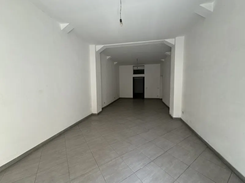 Ampio Locale Commerciale a Scaletta Zanclea