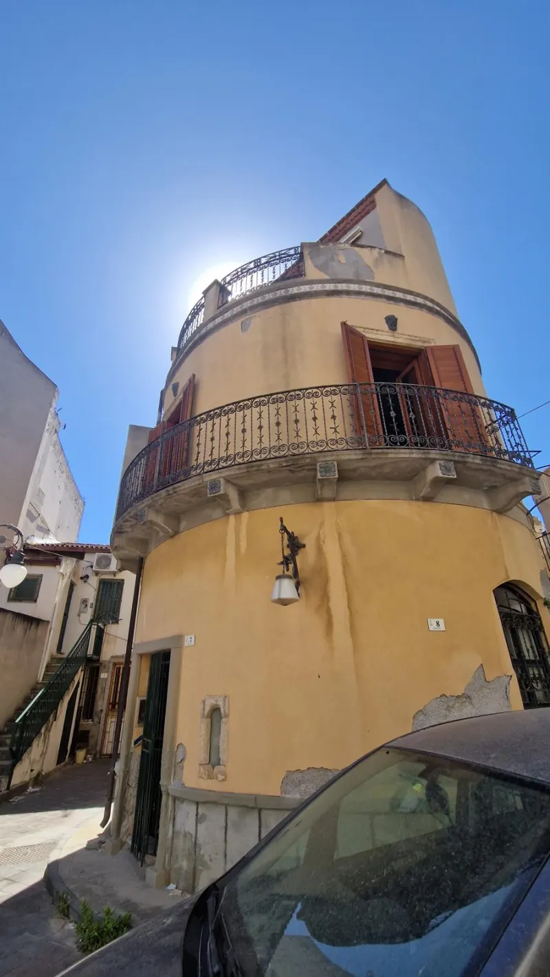 Dimora storica a forma di torre · foto 2