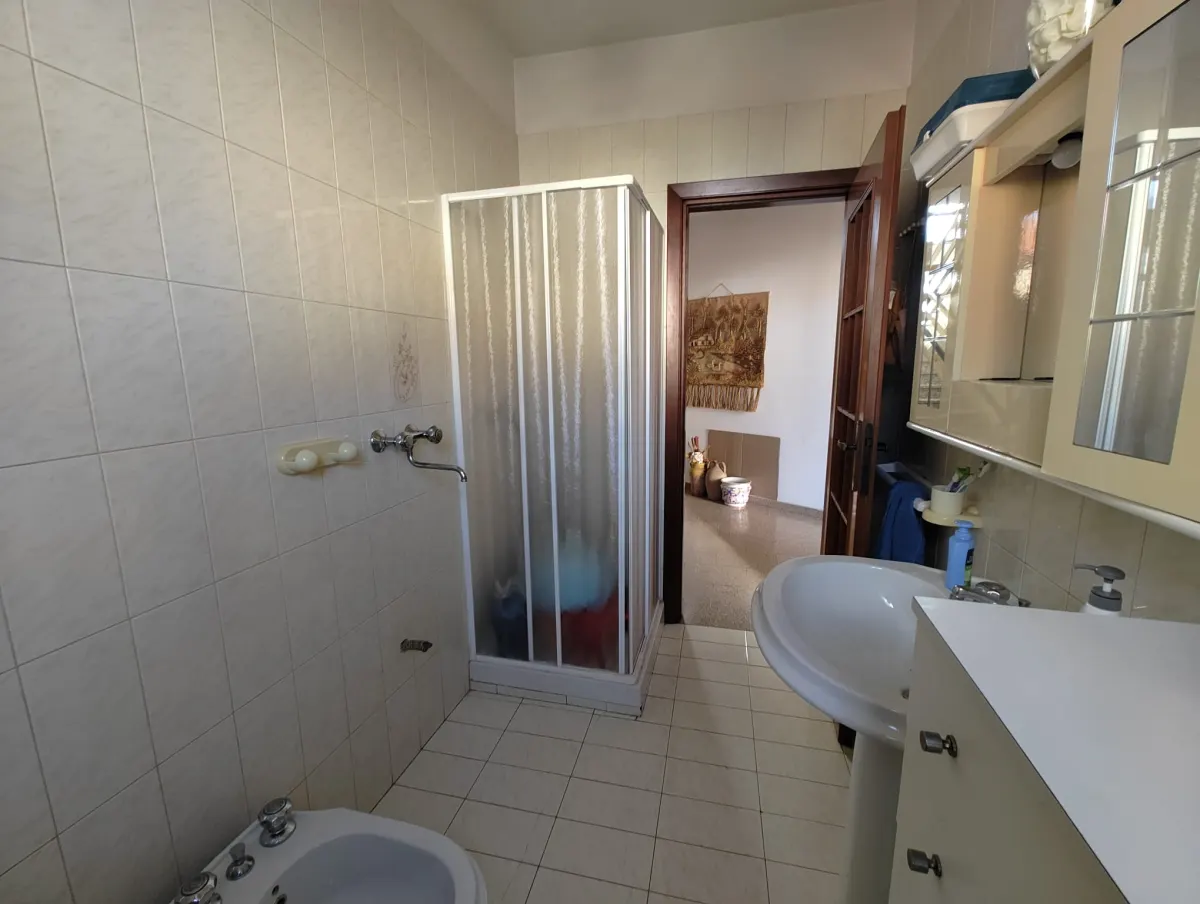 SOLUZIONE INDIPENDENTE CON 600 MQ DI GIARDINO PRIVATO · foto 25