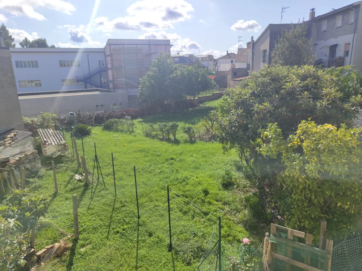 SOLUZIONE INDIPENDENTE CON 600 MQ DI GIARDINO PRIVATO · foto 29