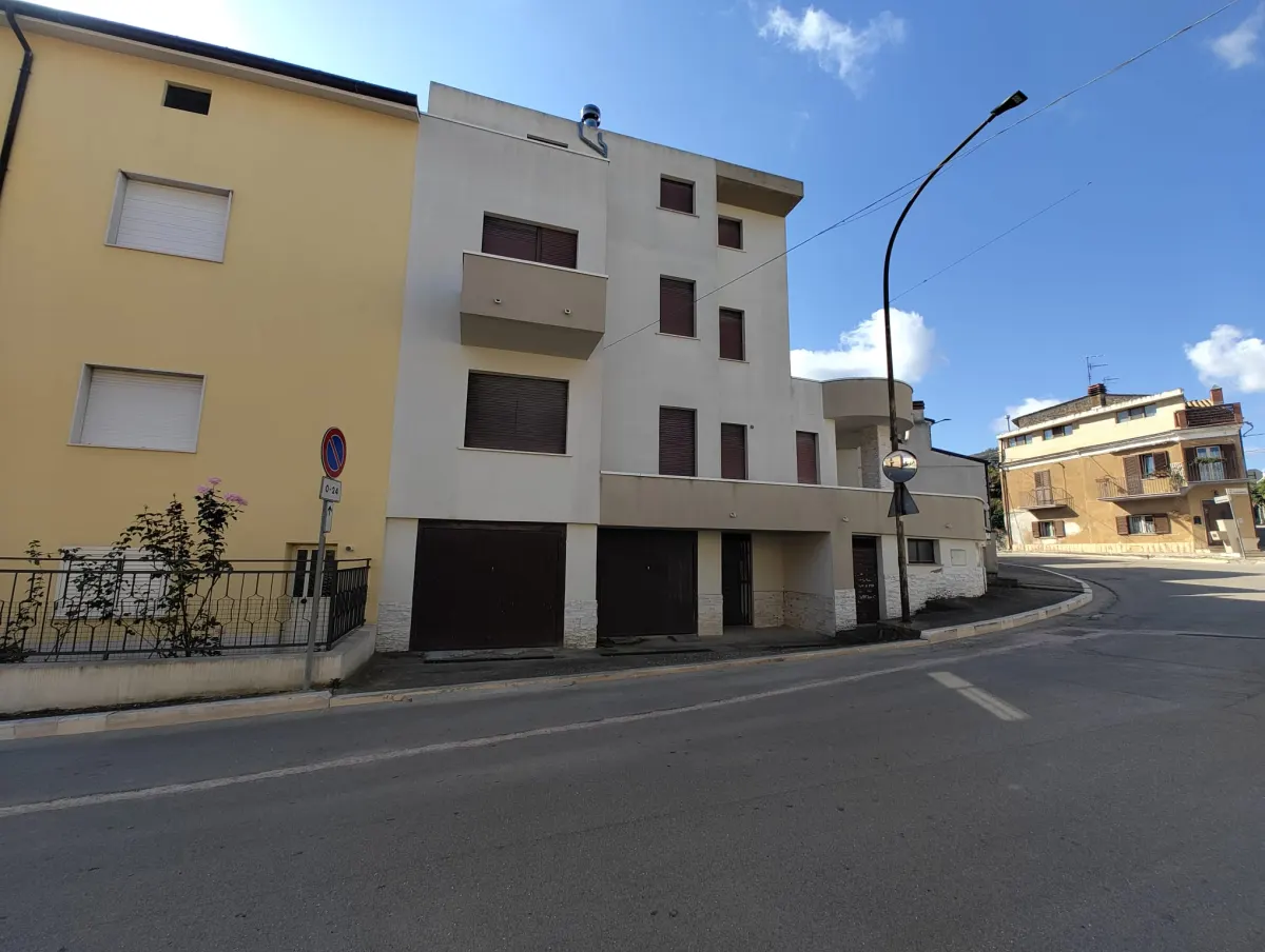SOLUZIONE INDIPENDENTE CON 600 MQ DI GIARDINO PRIVATO · foto 30