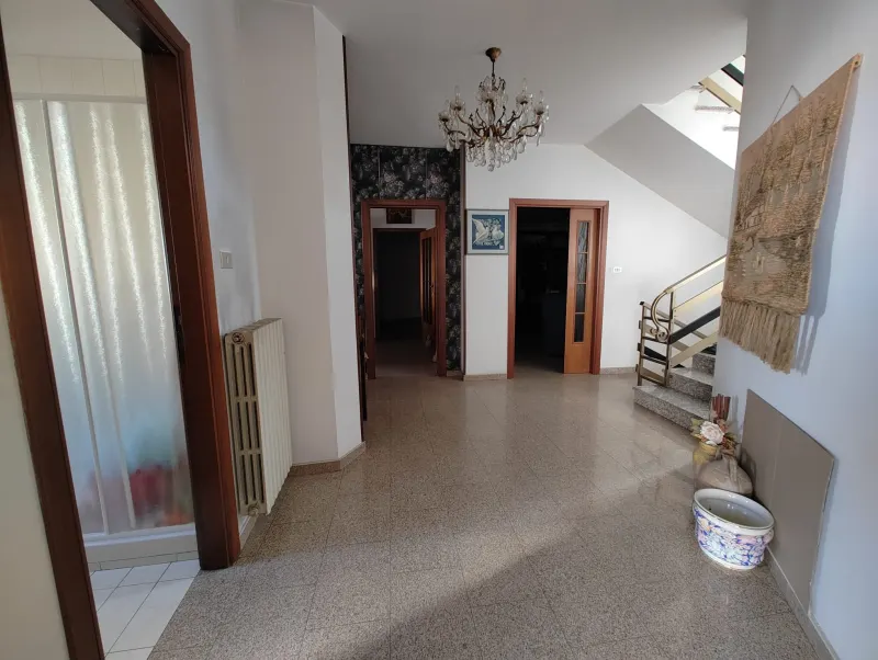SOLUZIONE INDIPENDENTE CON 600 MQ DI GIARDINO PRIVATO · foto 5