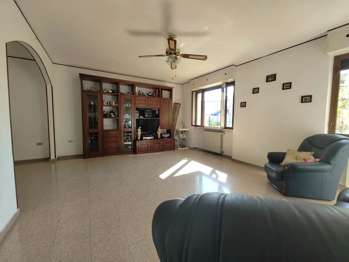 SOLUZIONE INDIPENDENTE CON 600 MQ DI GIARDINO PRIVATO · foto 8