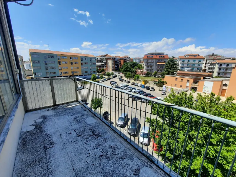 APPARTAMENTO DI 96 MQ IN ZONA SALESIANI a Vasto