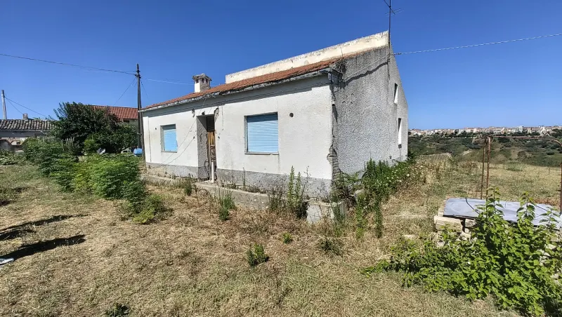 CASOLARE DI 100 MQ AL GREZZO CON 2500 MQ DI TERRENO a Scerni