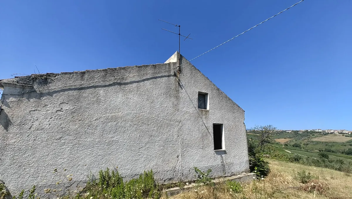 CASOLARE DI 100 MQ AL GREZZO CON 2500 MQ DI TERRENO · foto 9