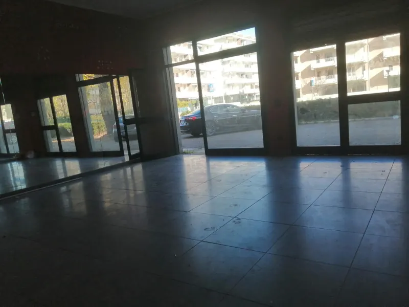 AFFITTASI LOCALE COMMERCIALE DI 60 MQ A VASTO MARINA · foto 2