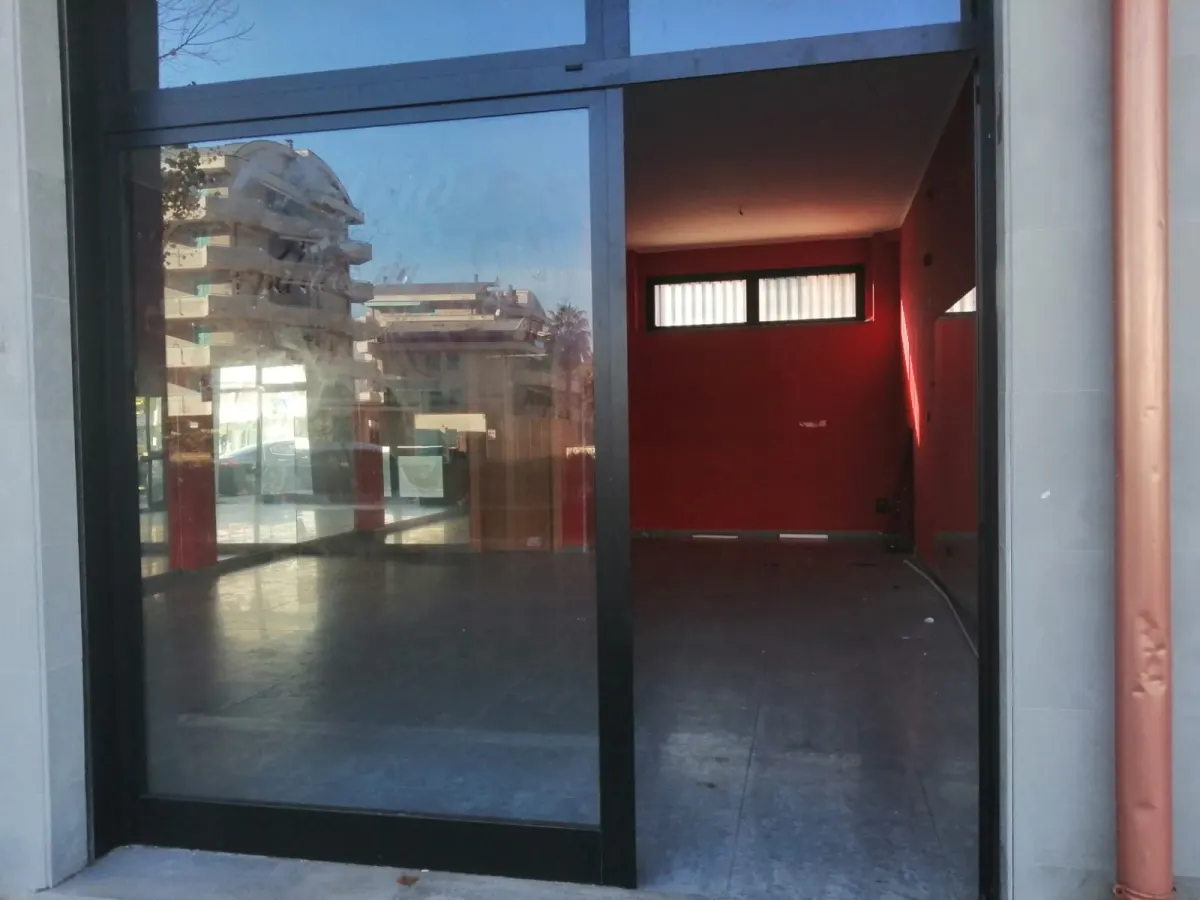 AFFITTASI LOCALE COMMERCIALE DI 60 MQ A VASTO MARINA · foto 6
