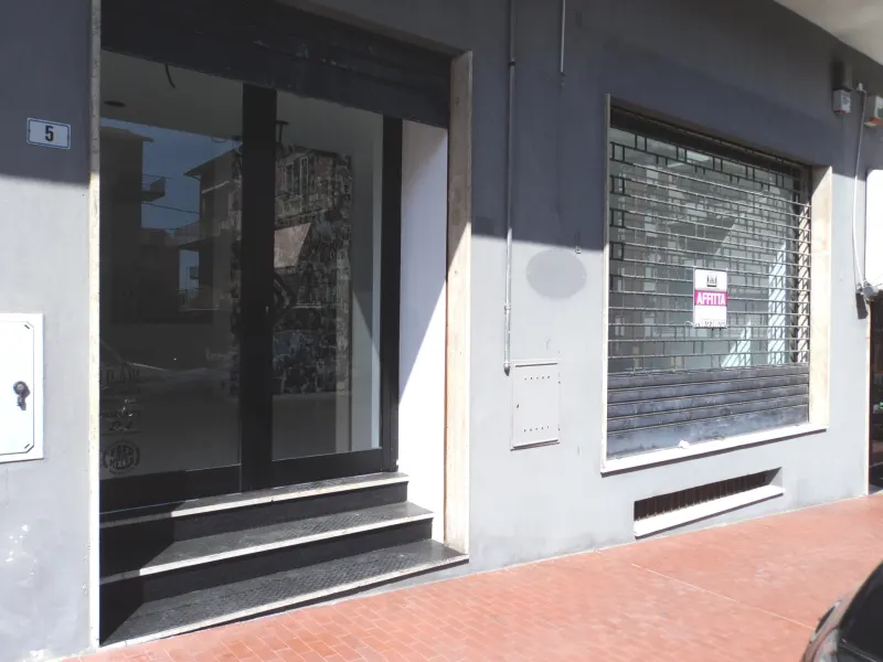BELLISSIMO LOCALE COMMERCIALE DI 82 MQ CON MAGAZZINO DI 55 MQ a Vasto