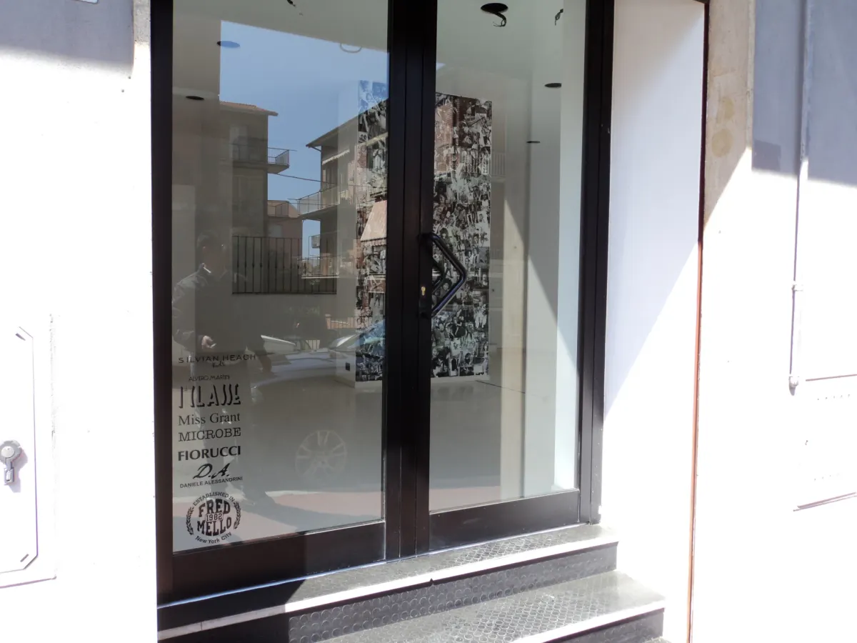BELLISSIMO LOCALE COMMERCIALE DI 82 MQ CON MAGAZZINO DI 55 MQ · foto 13