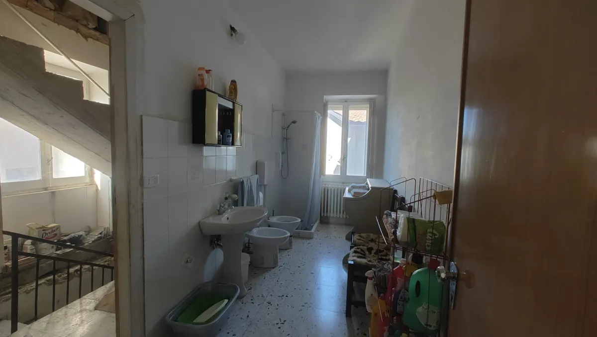 Vendesi intero stabile a Carunchio di 560 Mq · foto 26