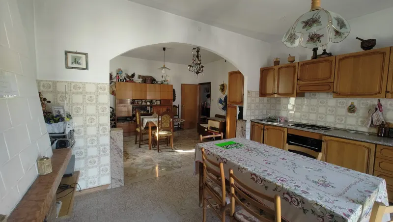 Vendesi intero stabile a Carunchio di 560 Mq · foto 4