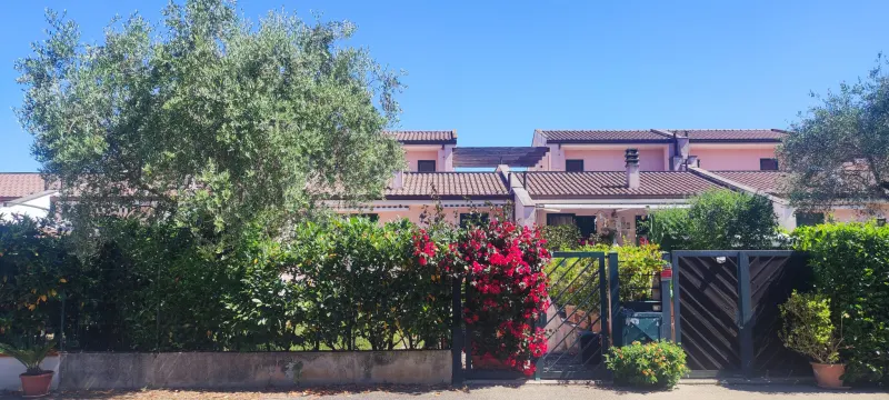 SPERLONGA VILLA A SCHIERA a Fondi