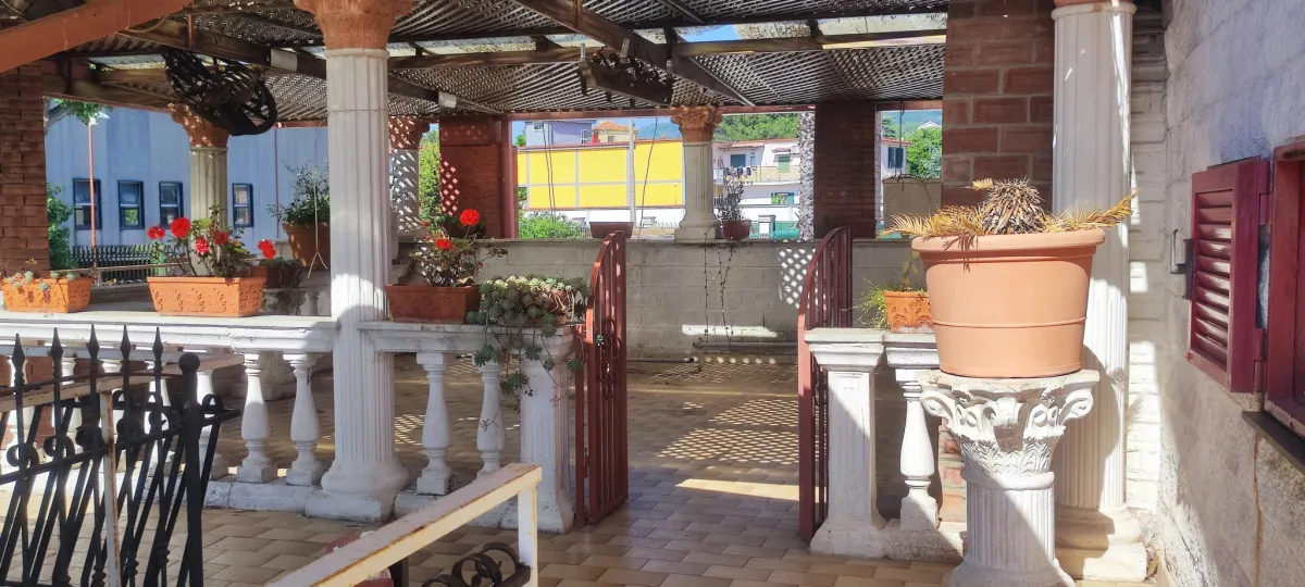 APPARTAMENTO CON TERRAZZO IN VILLA · foto 14