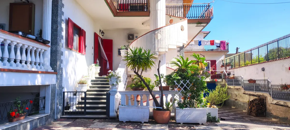APPARTAMENTO CON TERRAZZO IN VILLA · foto 7