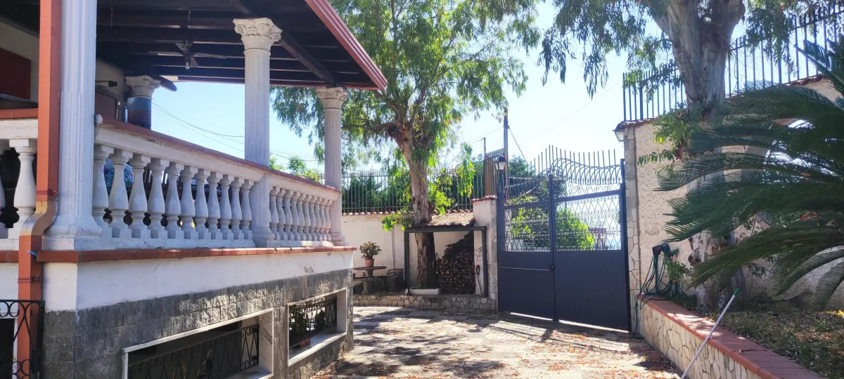 APPARTAMENTO CON TERRAZZO IN VILLA · foto 9
