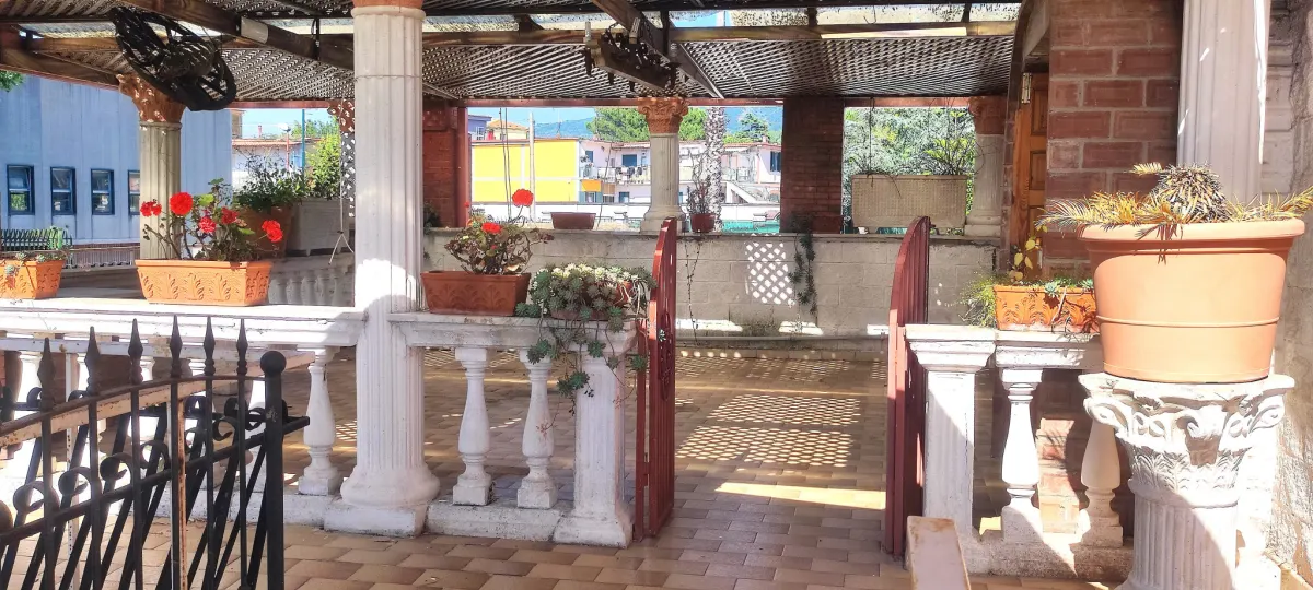 APPARTAMENTO CON TERRAZZO IN VILLA · foto 10