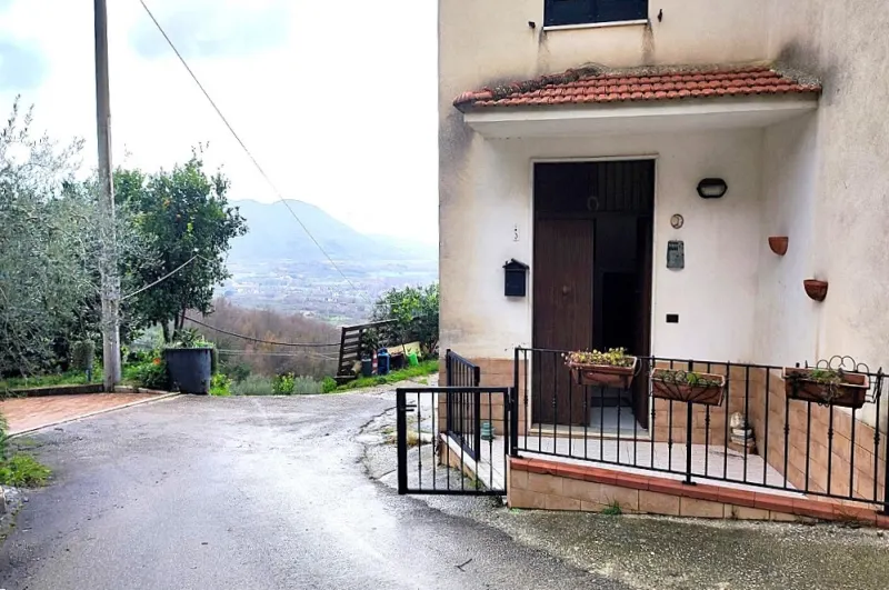 SANT'AGATA DEI GOTI APPARTAMENTO SU DUE LIVELLI a Sant'Agata De' Goti