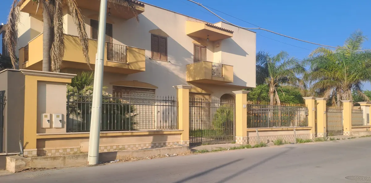Villa plurifamiliare · foto 1