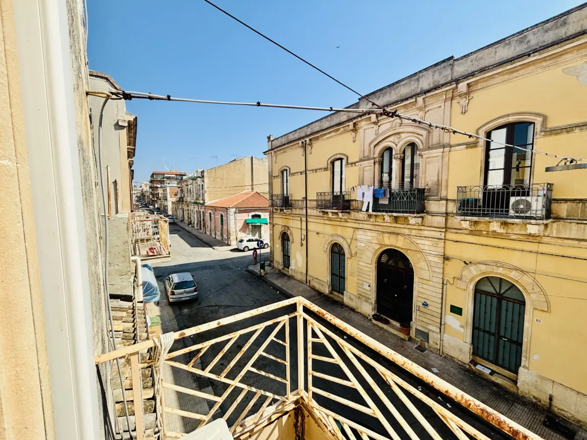 BILOCALE RISTRUTTURATO IN ZONA BORGATA · foto 12
