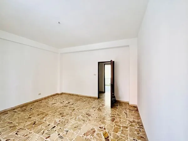 QUADRILOCALE CON POSTO AUTO a Siracusa