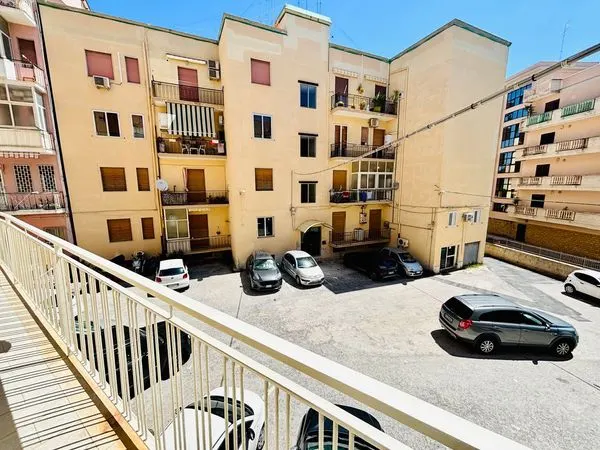 QUADRILOCALE CON POSTO AUTO · foto 6