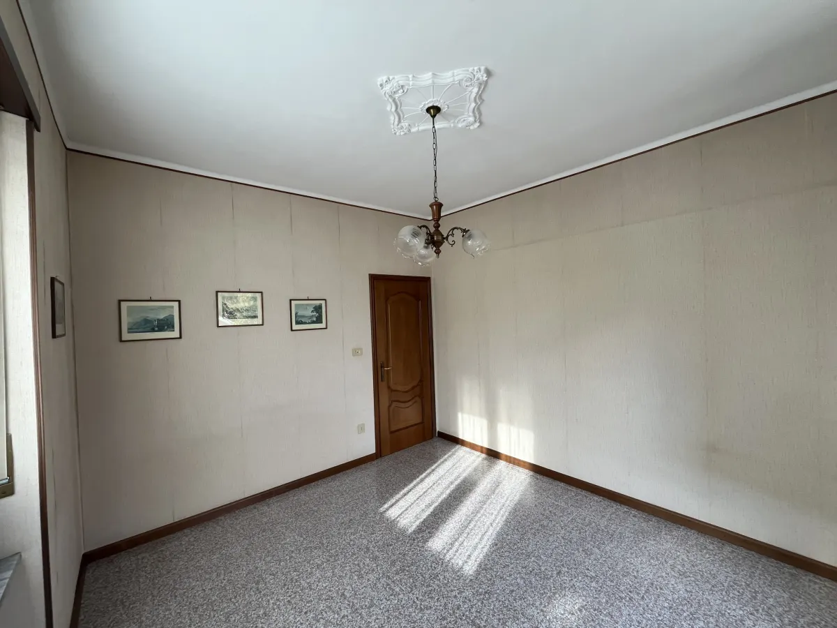 Villa Bifamiliare con due appartamenti indipendenti con box auto doppio · foto 17