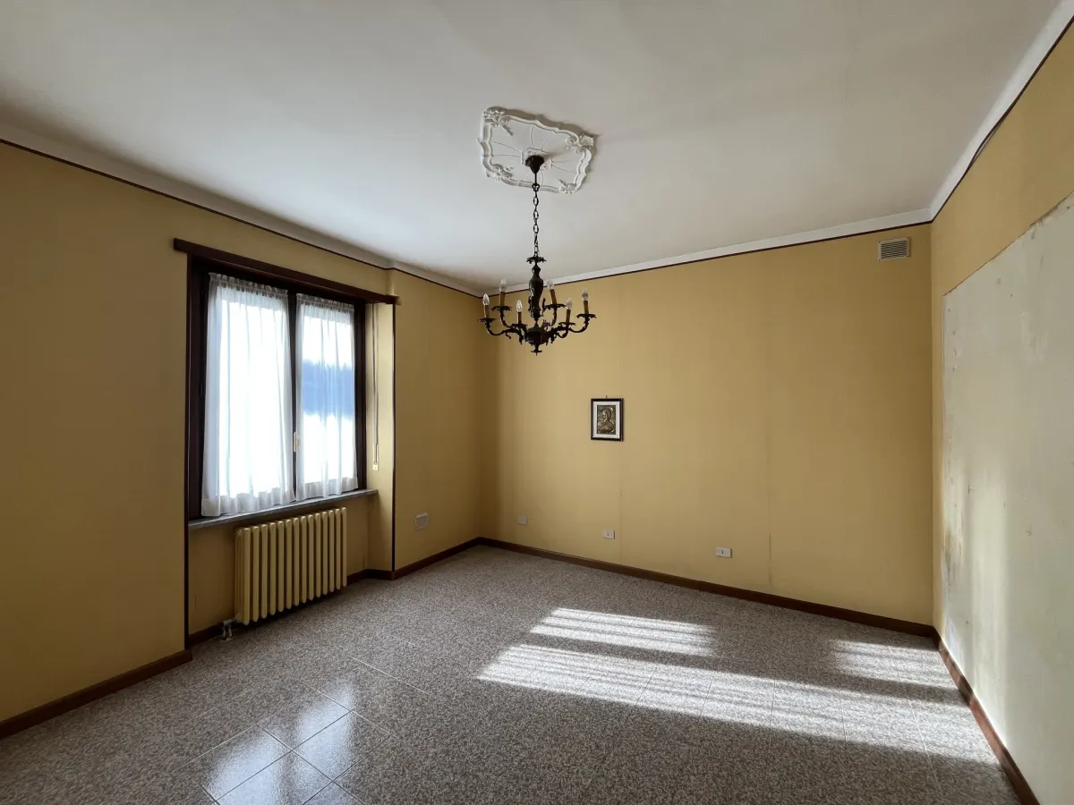 Villa Bifamiliare con due appartamenti indipendenti con box auto doppio · foto 25