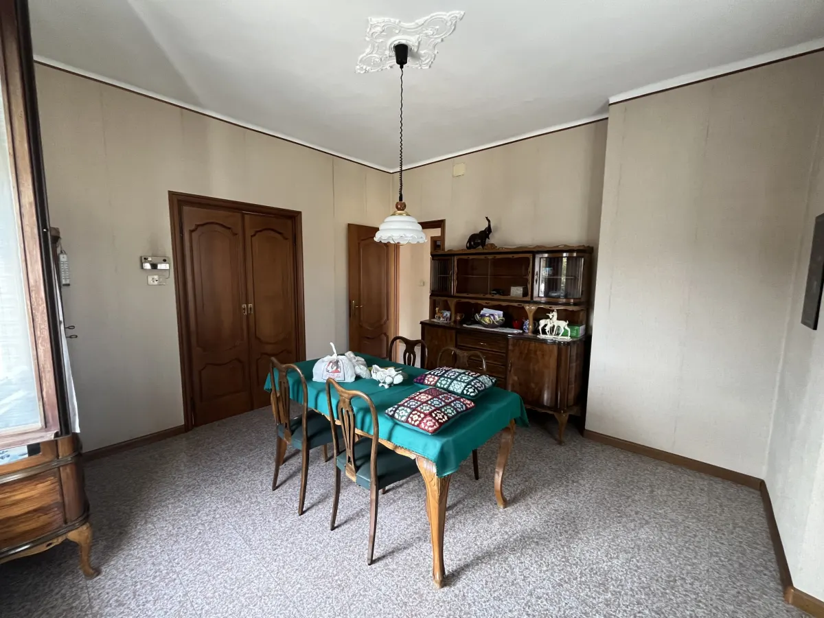 Villa Bifamiliare con due appartamenti indipendenti con box auto doppio · foto 36