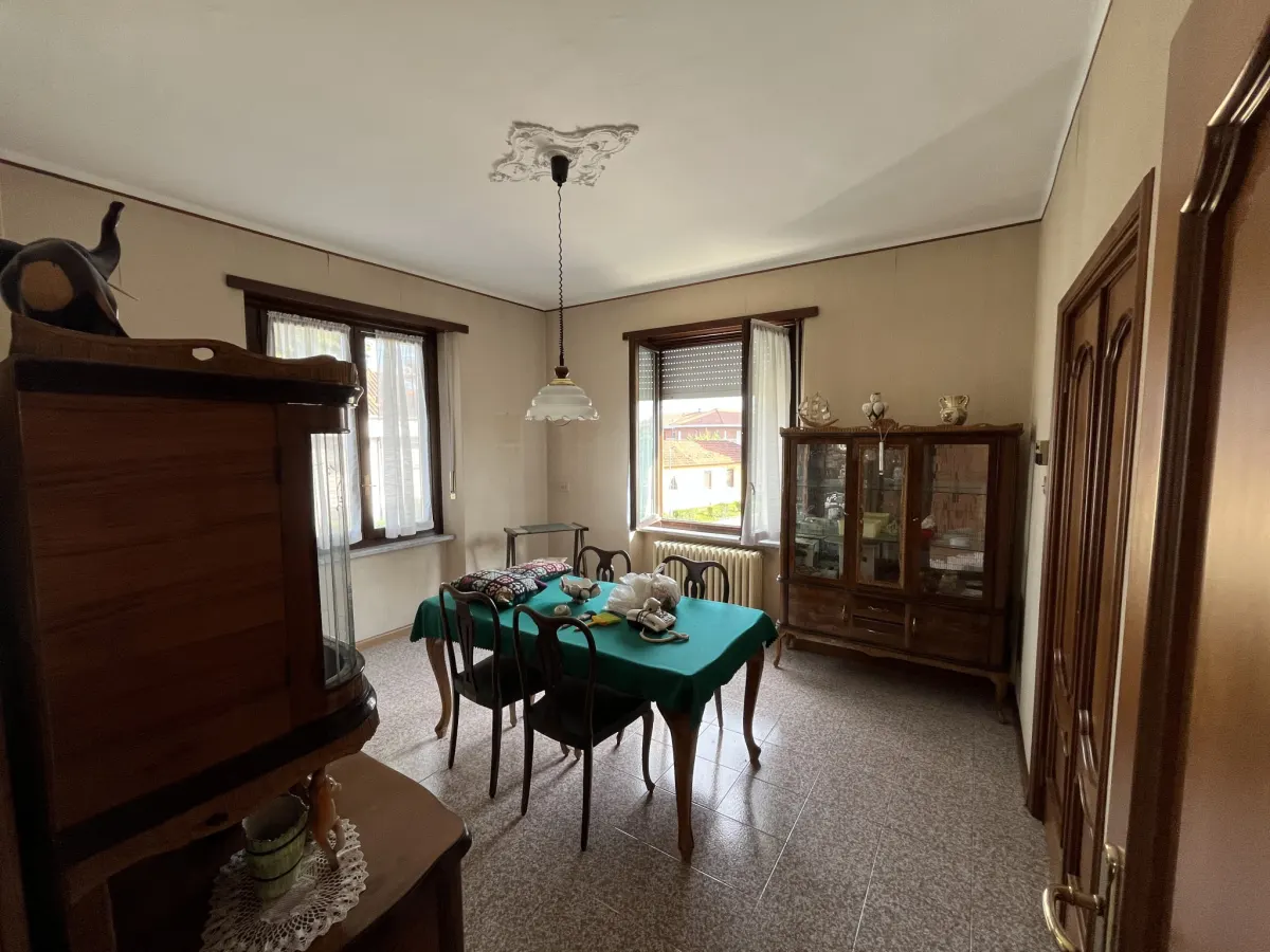 Villa Bifamiliare con due appartamenti indipendenti con box auto doppio · foto 38
