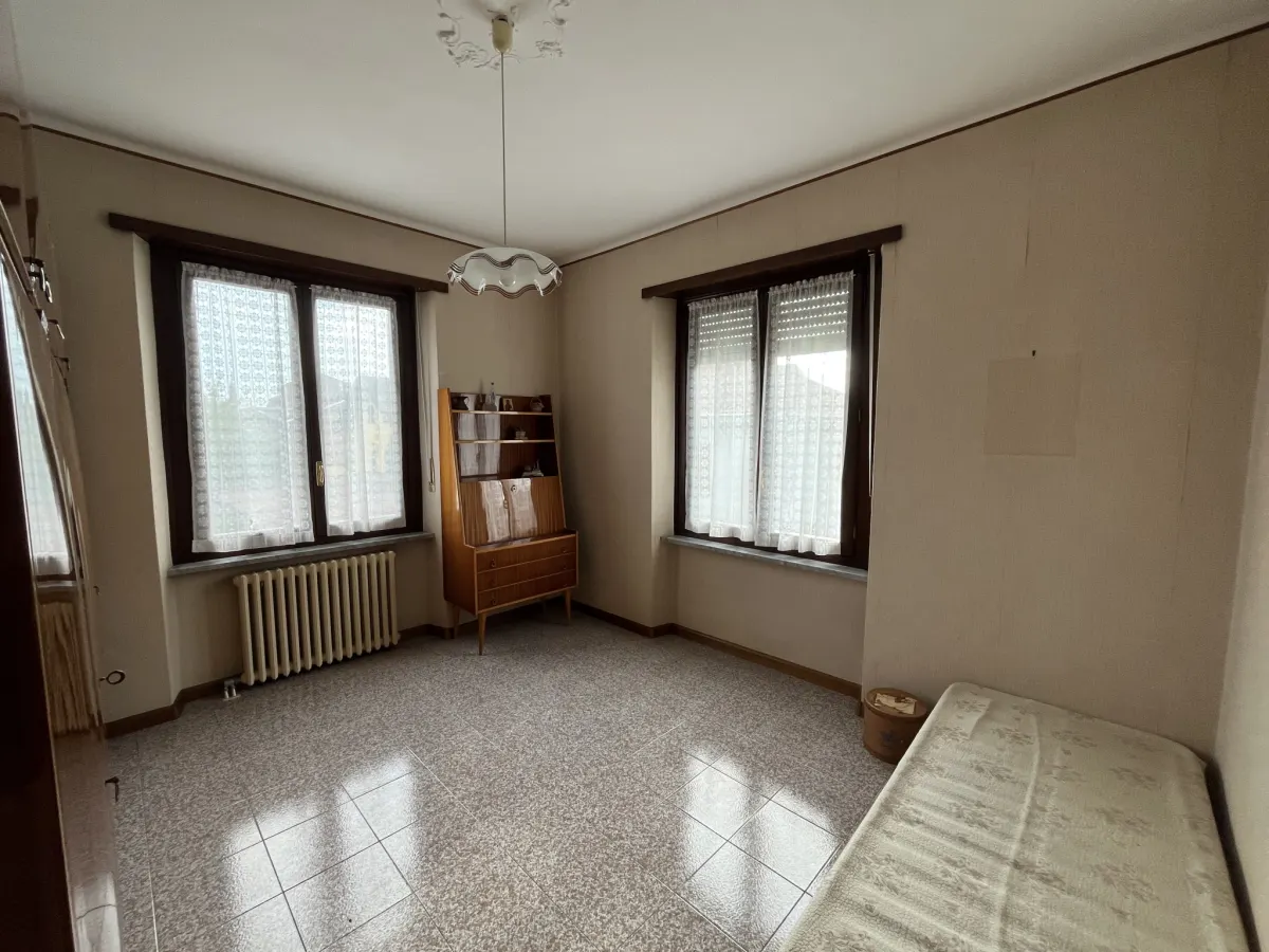 Villa Bifamiliare con due appartamenti indipendenti con box auto doppio · foto 42