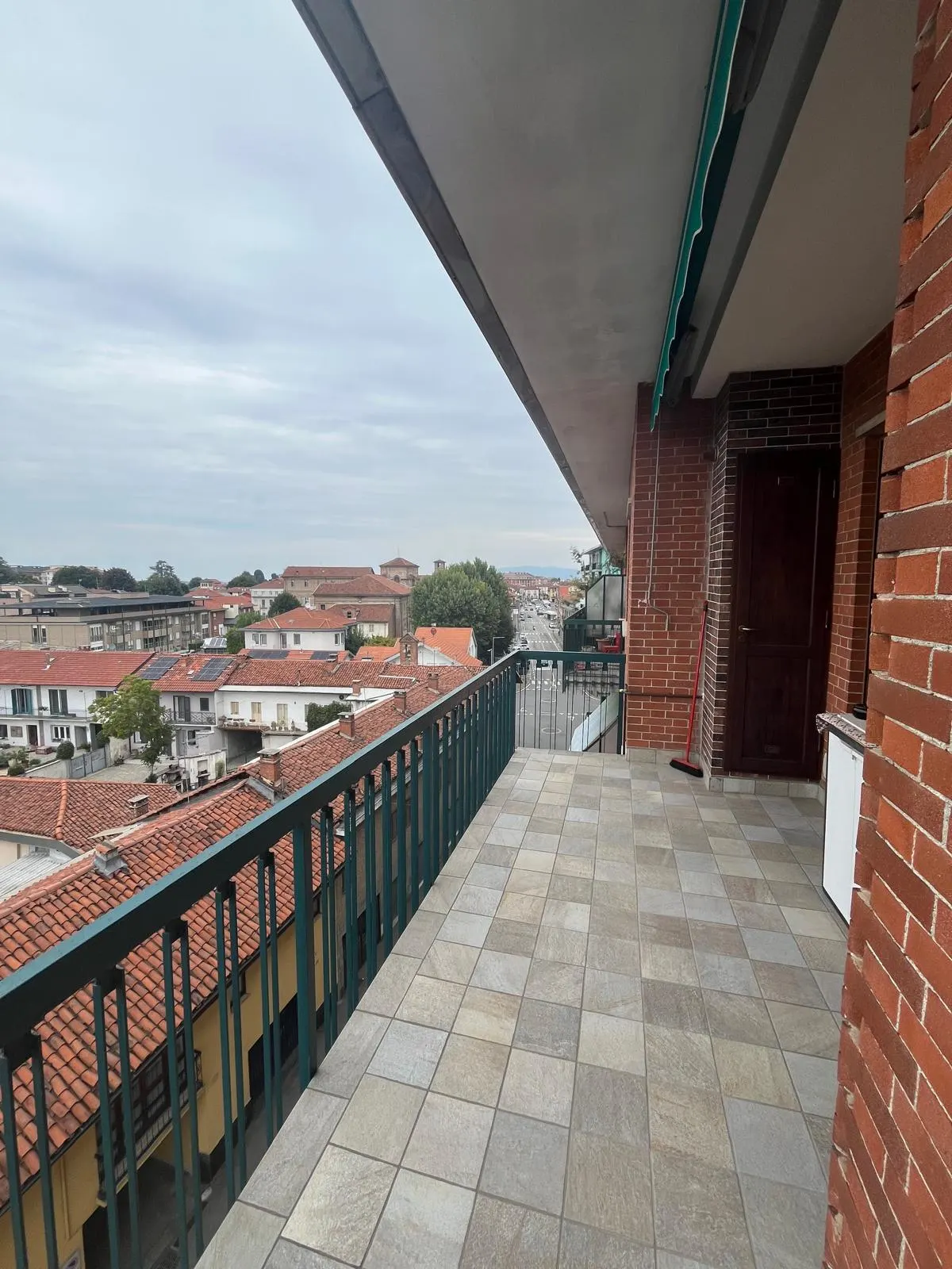 Attico panoramico in centro a Carignano · foto 17
