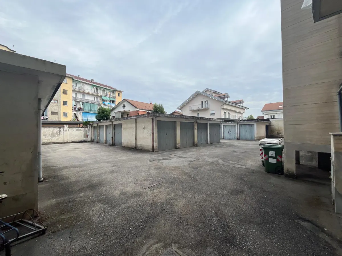 Attico panoramico in centro a Carignano · foto 23