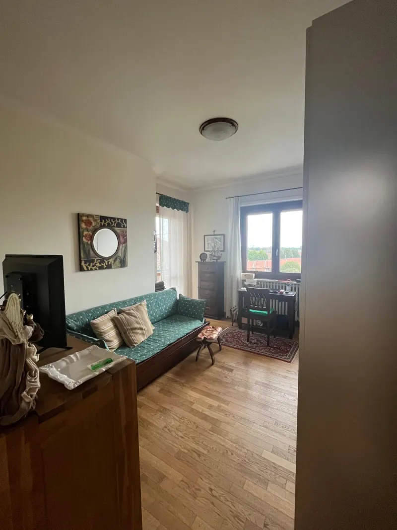 Attico panoramico in centro a Carignano · foto 4