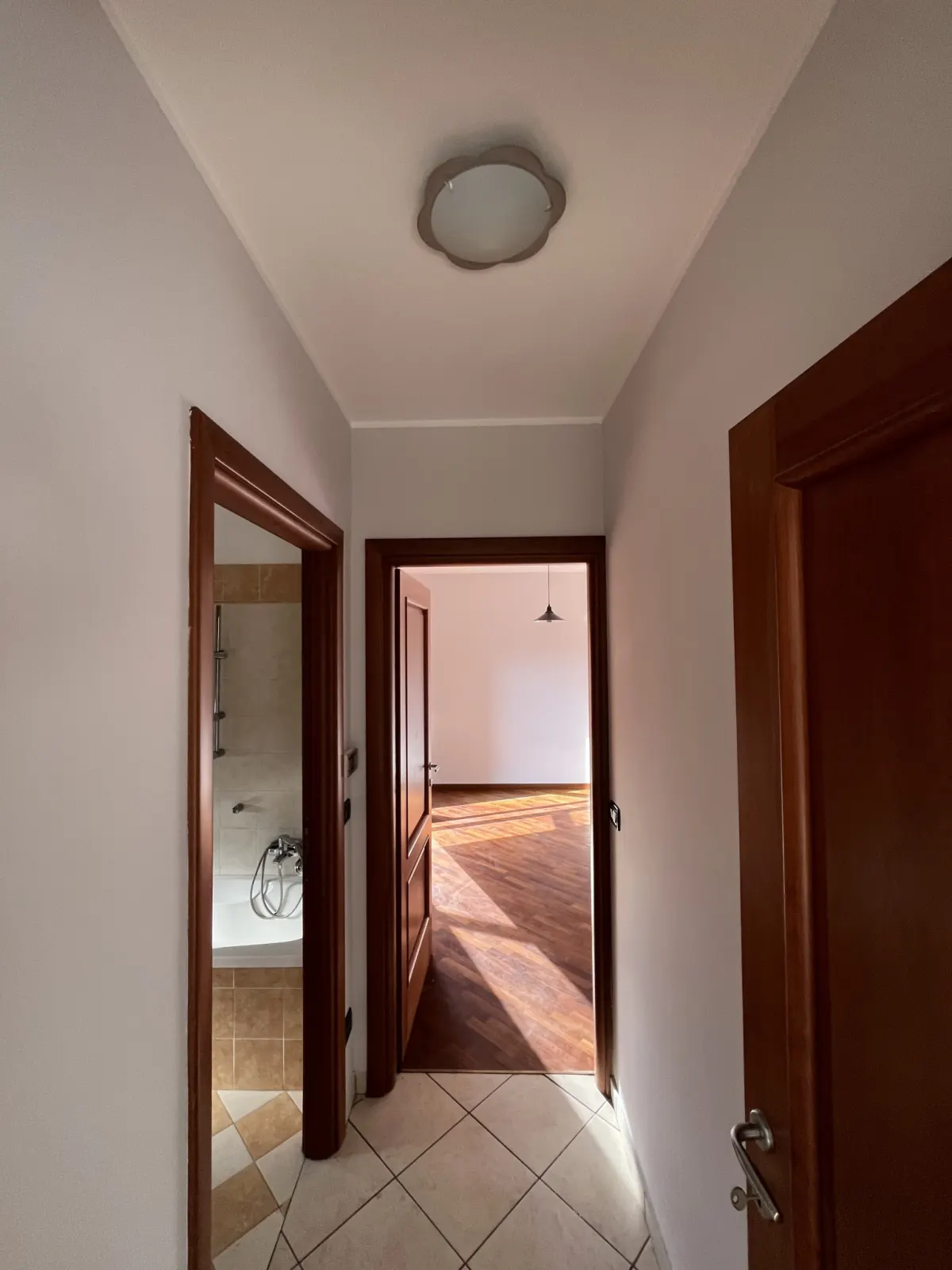 Appartamento con doppia terrazza in centro a Carignano · foto 14
