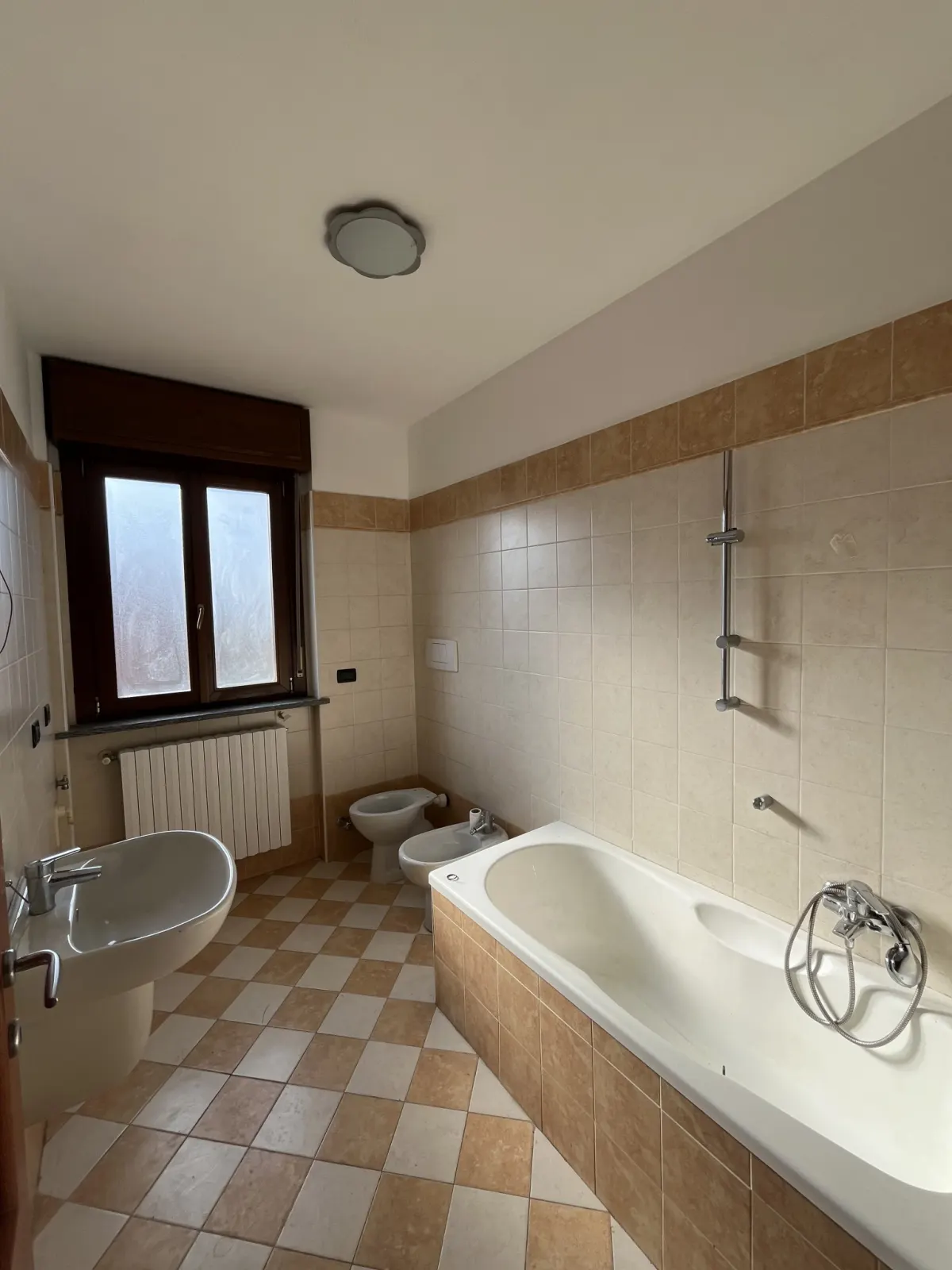 Appartamento con doppia terrazza in centro a Carignano · foto 15
