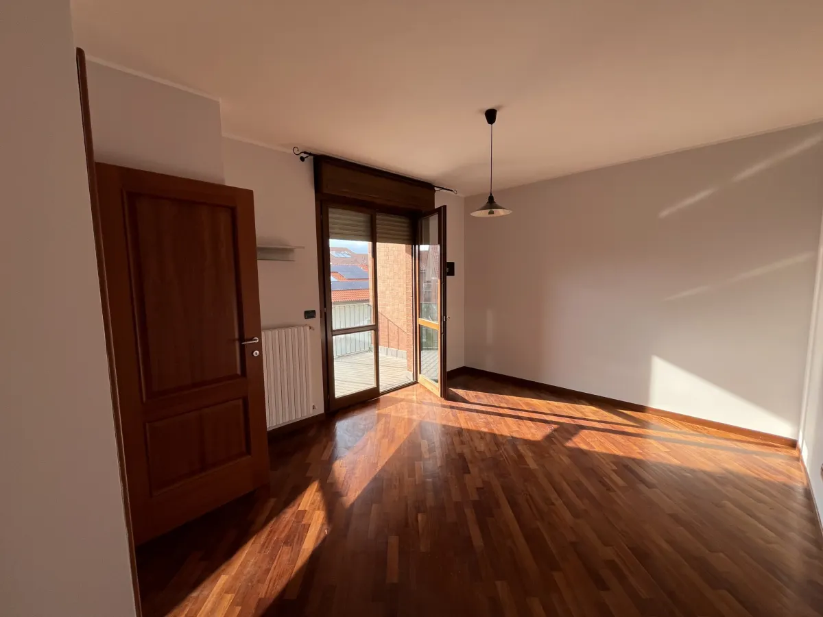 Appartamento con doppia terrazza in centro a Carignano · foto 19