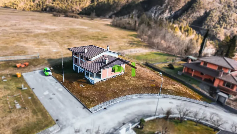 Villa indipendente al grezzo con ampio giardino privato a Tramonti Di Sopra