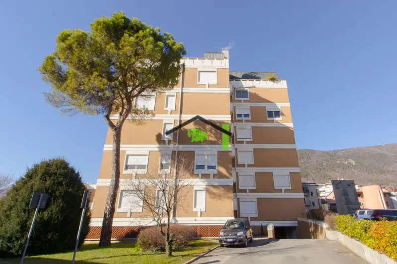 LUMINOSO E SPAZIOSO: APPARTAMENTO NEL CUORE DI MANIAGO, A DUE PASSI DA SCUOLE E SERVIZI a Maniago