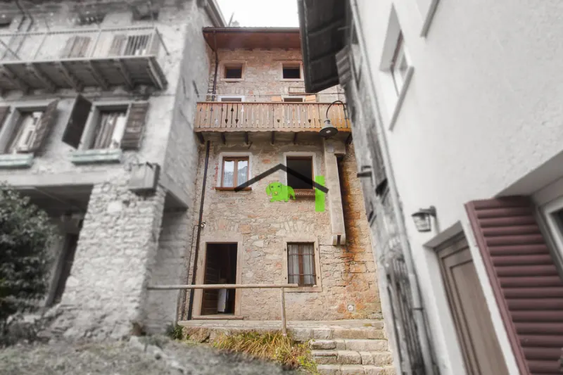 Casa in linea di paese a Erto E Casso